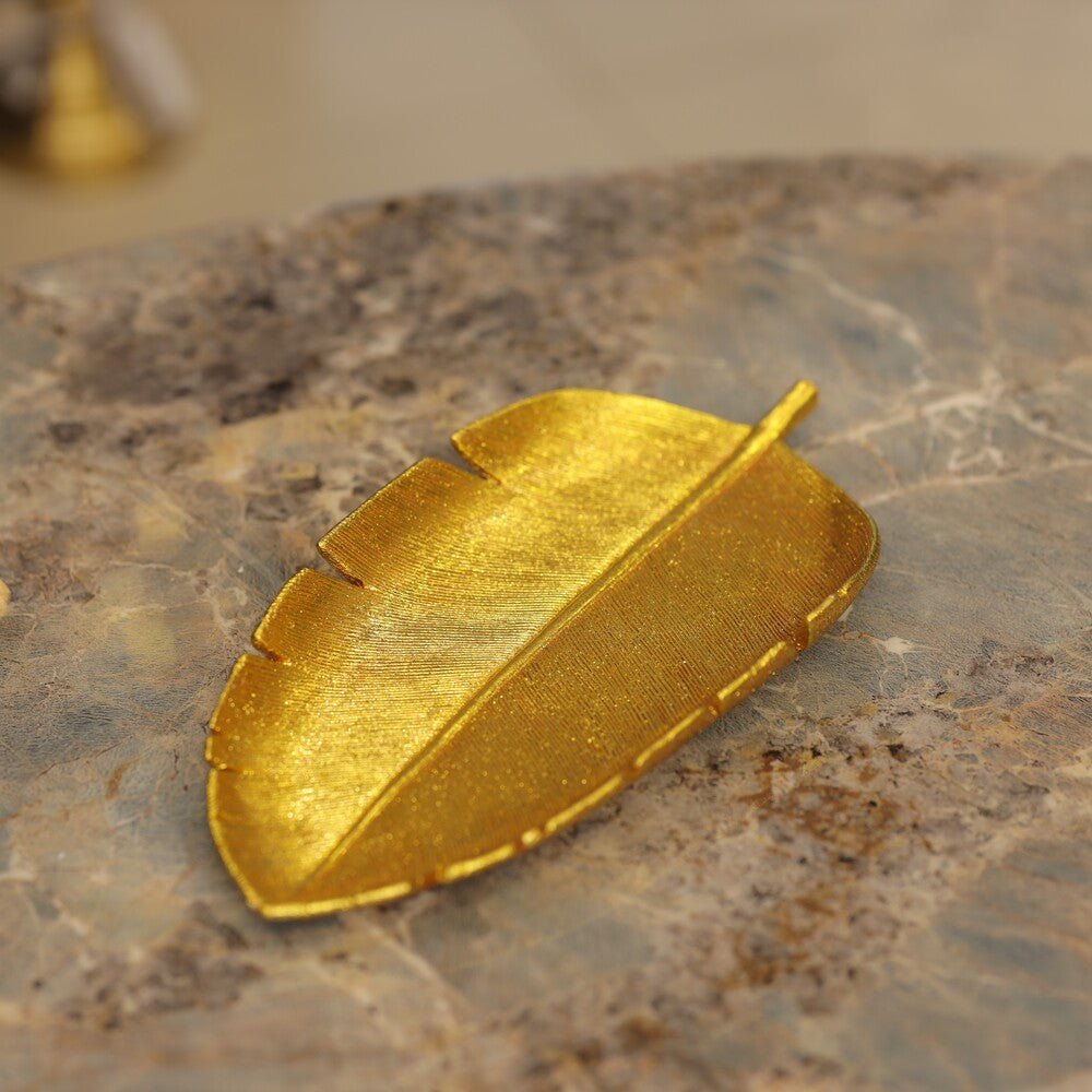 Shinny Golden Leaf